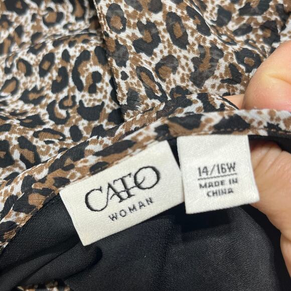 Cato Women's Plus Leopard Bell 3/4 Sleeve Angled V-Neck Blouse Size 14/16W - Picture 3 of 7